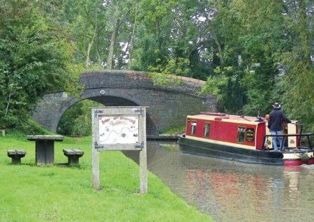 Ashby Boats at Canal Wharf