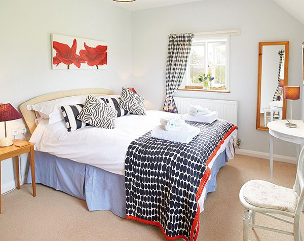 1 of the 5 bedrooms at Bearwood House in Pembridge, near Leominster