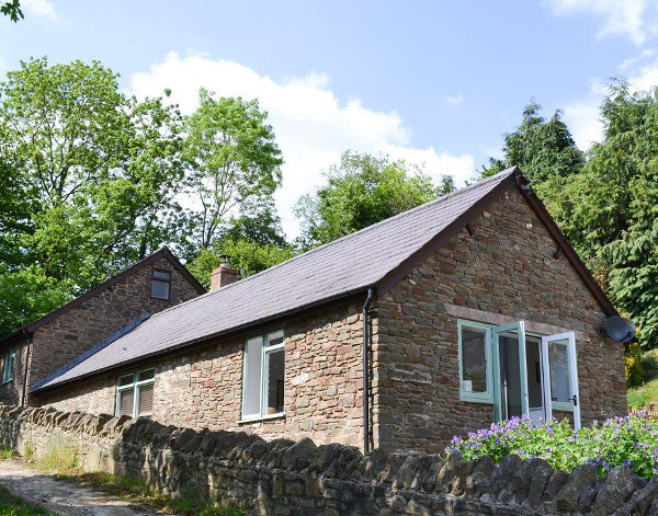 Hendre farmhouse boarding outlet kennels