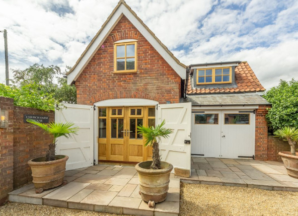 Church Farm Lodge in Aldeburgh sleeps 4 people
