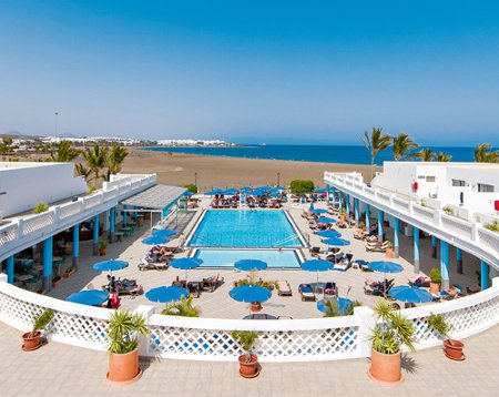 The swimming pool at Las Costas in Puerto Del Carmen - Lanzarote