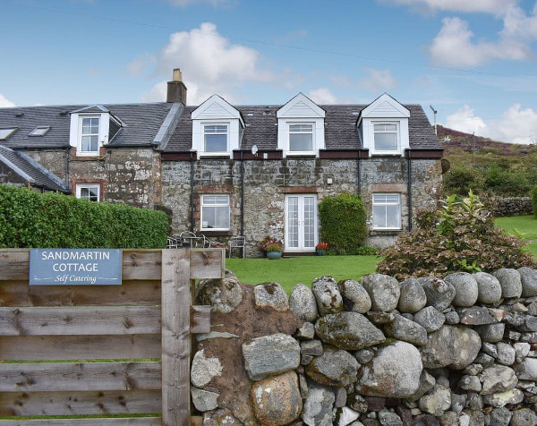 Sand Martin Cottage in Machrie, Blackwaterfoot, sleeps 6 people