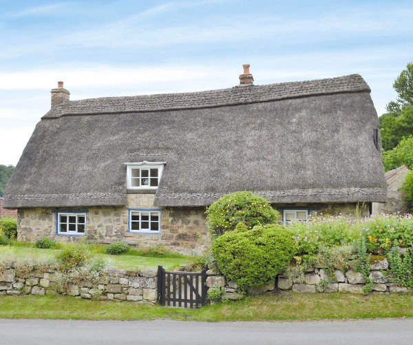 Swiss Cottage in Rievaulx, near Helmsley, is in the North York Moors National Park. Swiss Cottage sleeps 4 people