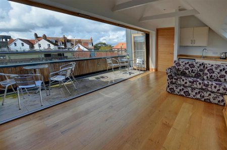 The Old Gymnasium is a large holiday cottage in the Suffolk town of Southwold. The Old Gymnasium sleeps 10 people