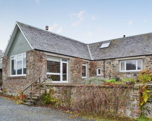 The Steading at Keltneyburn Holiday Cottages near Aberfeldy is a holiday cottage sleeping 8 people with hot ub