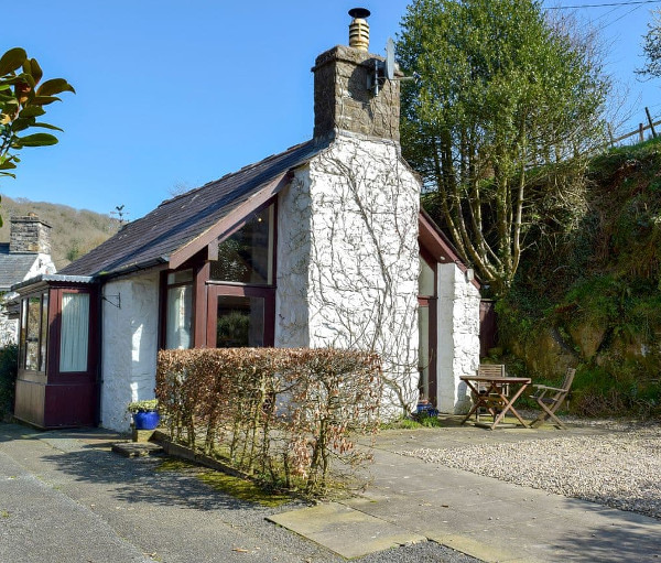 Tucking Cottage in Treffgarne, near Haverfordwest